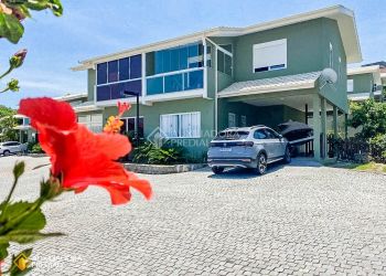 Casa no Bairro Barra da Lagoa em Florianópolis com 3 Dormitórios (1 suíte) - 375129