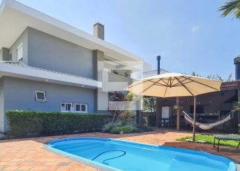 Casa no Bairro Campeche em Florianópolis com 4 Dormitórios (4 suítes) e 278 m² - 4276