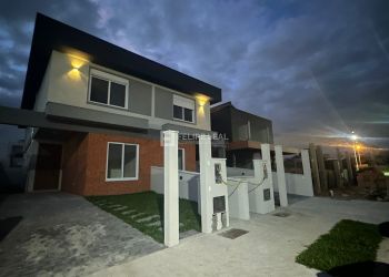 Casa no Bairro Campeche em Florianópolis com 4 Dormitórios (2 suítes) e 158 m² - 20665