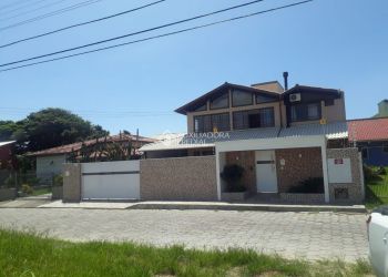 Casa no Bairro Campeche em Florianópolis com 5 Dormitórios (5 suítes) - 446770