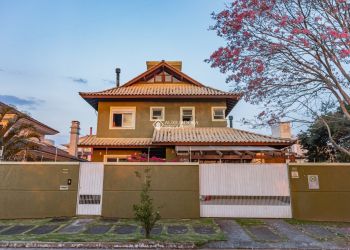 Casa no Bairro Campeche em Florianópolis com 4 Dormitórios (4 suítes) - 405505