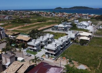Casa no Bairro Campeche em Florianópolis com 3 Dormitórios (3 suítes) - 441100
