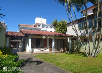 Casa no Bairro Canasvieiras em Florianópolis com 2 Dormitórios (1 suíte) - 454972