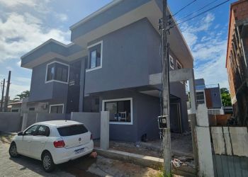 Casa no Bairro Ingleses em Florianópolis com 3 Dormitórios (2 suítes) e 129 m² - 260