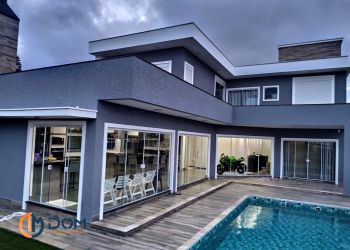 Casa no Bairro Ingleses em Florianópolis com 3 Dormitórios (3 suítes) e 306 m² - CA002
