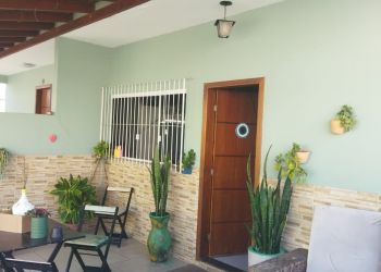 Casa no Bairro Ingleses em Florianópolis com 3 Dormitórios (1 suíte) e 102 m² - 887