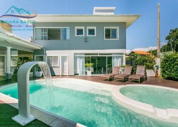 Casa no Bairro Ingleses em Florianópolis com 4 Dormitórios (3 suítes) e 420 m² - CA0201