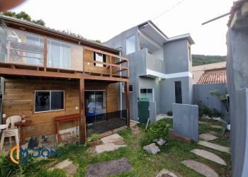 Casa no Bairro Ingleses em Florianópolis com 4 Dormitórios (1 suíte) e 140 m² - 983