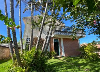 Casa no Bairro Ingleses em Florianópolis com 4 Dormitórios (1 suíte) e 337 m² - 20778
