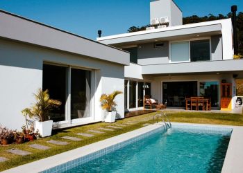 Casa no Bairro Ingleses em Florianópolis com 5 Dormitórios (3 suítes) - 446145