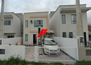 Casa no Bairro Ingleses em Florianópolis com 2 Dormitórios (2 suítes) e 89 m² - CA00443V