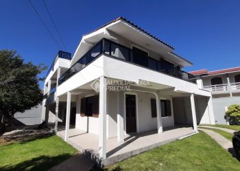 Casa no Bairro Ingleses em Florianópolis com 4 Dormitórios (2 suítes) - 462046