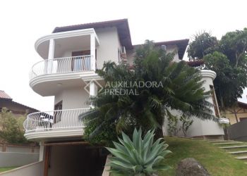 Casa no Bairro Ingleses em Florianópolis com 4 Dormitórios (4 suítes) - 370821