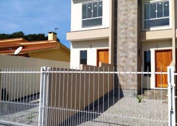 Casa no Bairro Ingleses em Florianópolis com 2 Dormitórios (2 suítes) e 72 m² - CA1096