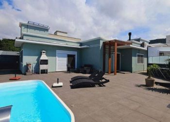 Casa no Bairro Ingleses em Florianópolis com 3 Dormitórios (2 suítes) e 228 m² - CA1102