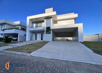 Casa no Bairro Ingleses Norte em Florianópolis com 4 Dormitórios (3 suítes) e 380 m² - CA0704