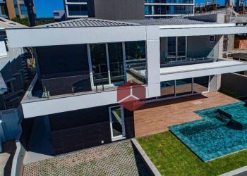 Casa no Bairro Jurerê Internacional em Florianópolis com 4 Dormitórios (4 suítes) e 435 m² - CA0622