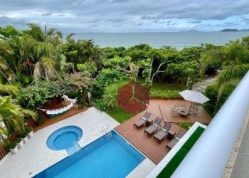 Casa no Bairro Jurerê Internacional em Florianópolis com 4 Dormitórios (4 suítes) e 680 m² - CA0748
