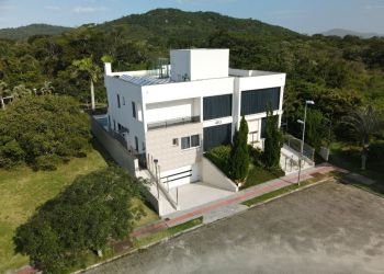Casa no Bairro Jurerê Internacional em Florianópolis com 4 Dormitórios (4 suítes) e 739 m² - CA0122