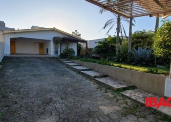 Casa no Bairro Morro das Pedras em Florianópolis com 3 Dormitórios (1 suíte) - 119878
