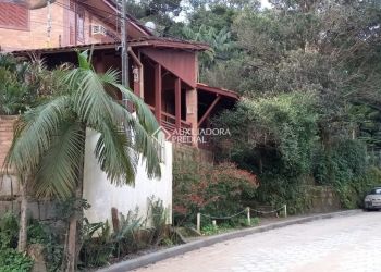 Casa no Bairro Pântano do Sul em Florianópolis com 3 Dormitórios (3 suítes) - 409908