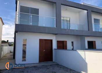 Casa no Bairro Rio Vermelho em Florianópolis com 3 Dormitórios (1 suíte) e 125 m² - 715