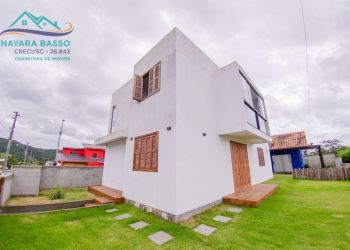 Casa no Bairro Rio Vermelho em Florianópolis com 4 Dormitórios (2 suítes) e 249 m² - CA0957