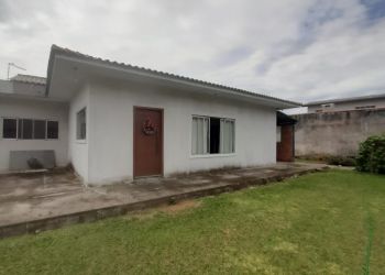 Casa no Bairro Rio Vermelho em Florianópolis com 3 Dormitórios (1 suíte) e 400 m² - 1085