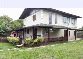 Casa no Bairro Rio Vermelho em Florianópolis com 4 Dormitórios (1 suíte) - 461093