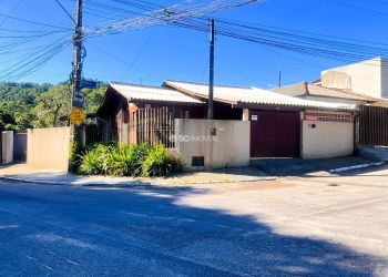 Casa no Bairro Rio Vermelho em Florianópolis com 2 Dormitórios (1 suíte) - 17961