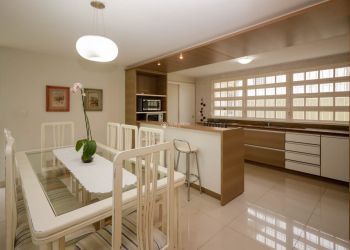 Casa no Bairro Santa Mônica em Florianópolis com 6 Dormitórios (3 suítes) - 431896