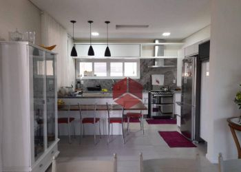 Casa no Bairro Santa Mônica em Florianópolis com 4 Dormitórios (1 suíte) e 322 m² - CA0535