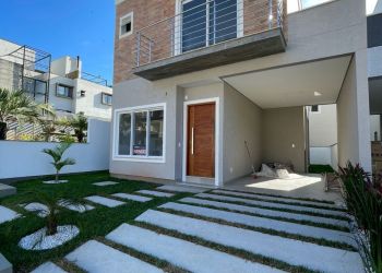Casa no Bairro Santo Antônio de Lisboa em Florianópolis com 3 Dormitórios (3 suítes) - C164