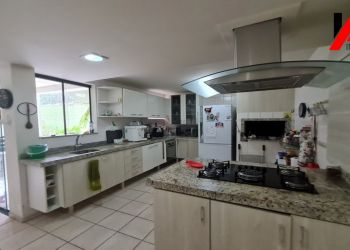 Casa no Bairro Trindade em Florianópolis com 4 Dormitórios (2 suítes) - CA00264V
