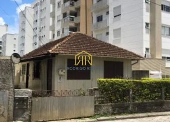 Casa no Bairro Trindade em Florianópolis com 2 Dormitórios - C277
