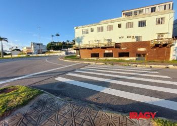 Loja no Bairro Estreito em Florianópolis com 275.52 m² - 86971