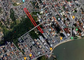 Terreno no Bairro Coqueiros em Florianópolis com 10800 m² - 3478088