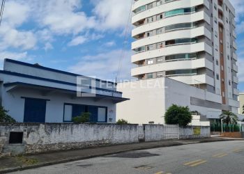 Terreno no Bairro Estreito em Florianópolis com 720 m² - 18396