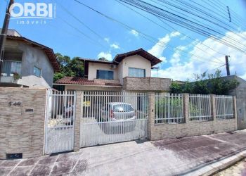 Casa no Bairro Figueira em Gaspar com 3 Dormitórios (1 suíte) e 178 m² - CA0462