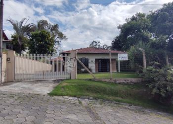 Casa no Bairro Santa Terezinha em Gaspar com 3 Dormitórios (1 suíte) e 146 m² - 4630089