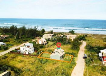 Casa em Imbituba com 4 Dormitórios - 402659