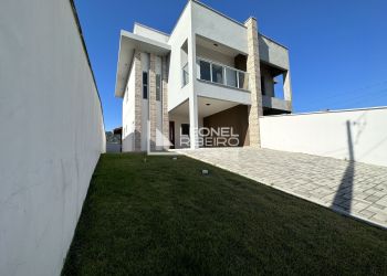 Casa no Bairro Estrada das Areias em Indaial com 3 Dormitórios (1 suíte) e 156 m² - LR317