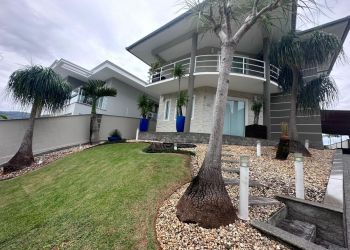 Casa no Bairro Estrada das Areias em Indaial com 3 Dormitórios (1 suíte) e 240 m² - C037_2-2591307