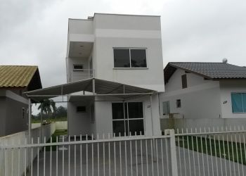 Casa no Bairro Ribeirão das Pedras em Indaial com 3 Dormitórios (1 suíte) e 100 m² - código 017