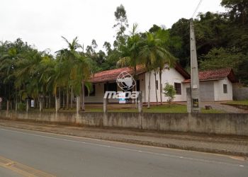 Casa no Bairro Ribeirão das Pedras em Indaial com 3 Dormitórios - 204