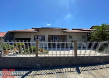 Casa no Bairro Tapajós em Indaial com 4 Dormitórios (1 suíte) e 182.55 m² - 4071482