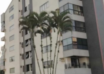 Apartamento no Bairro América em Joinville com 2 Dormitórios (2 suítes) e 122 m² - KA185