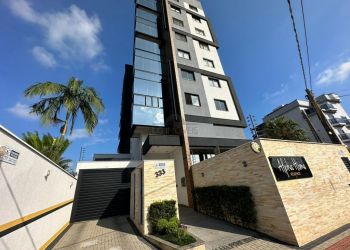Apartamento no Bairro América em Joinville com 3 Dormitórios (1 suíte) e 73 m² - LG8702