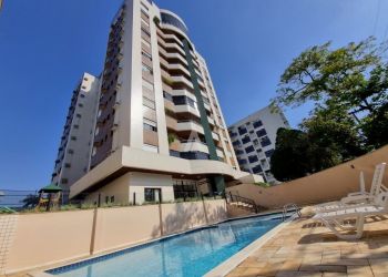 Apartamento no Bairro América em Joinville com 3 Dormitórios (1 suíte) e 116 m² - 12515.001