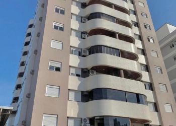Apartamento no Bairro América em Joinville com 3 Dormitórios (1 suíte) e 117 m² - SA092